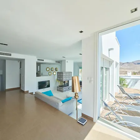 De Luxe Villa